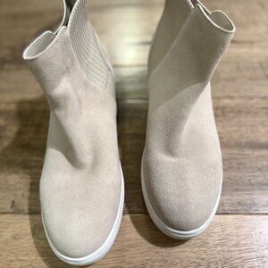 Steve Madden Suede Bootie COSMA